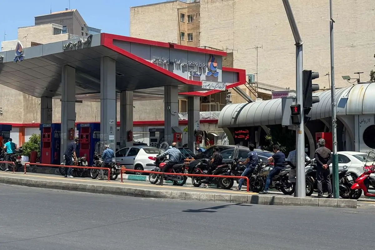 تصاویر؛ شلوغی پمپ‌بنزین‌ها در تهران