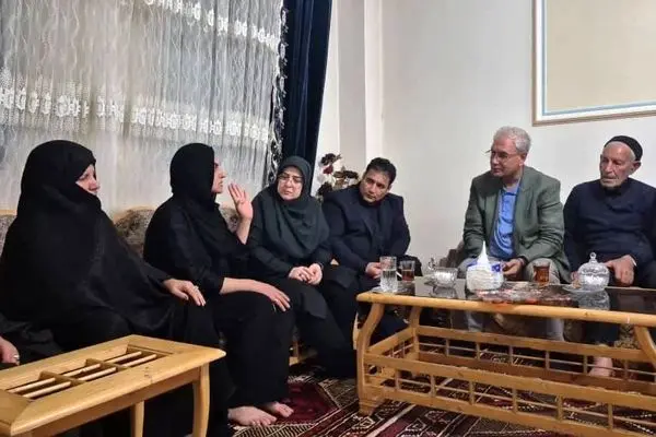 ببینید؛ گریه‌های علی ربیعی و فاطمه مهاجرانی در منزل الهه حسین‌نژاد